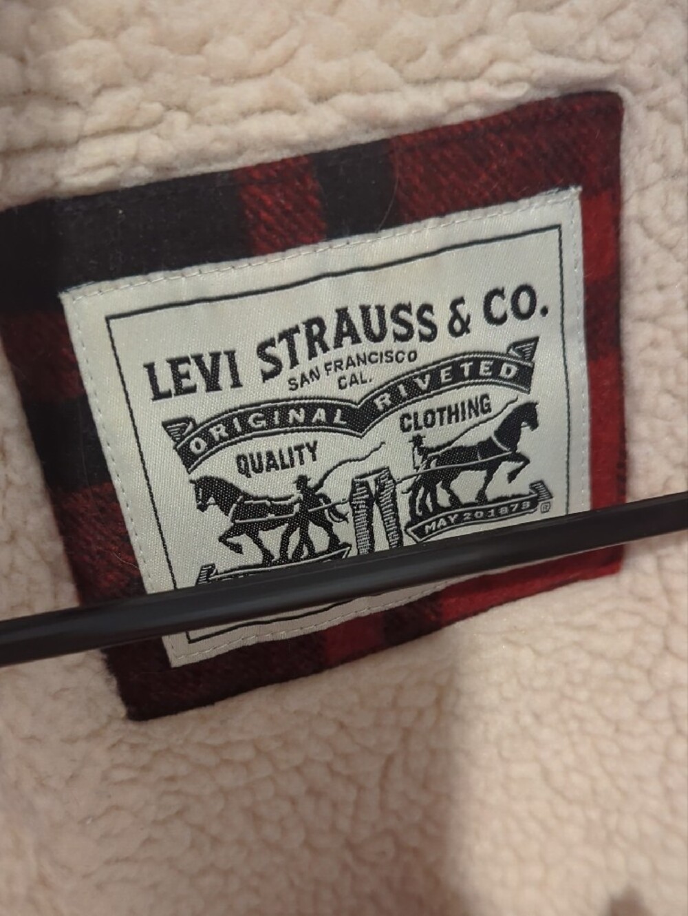 Levi's Red and Black Plaid Sherpa Jacket - Men's - Size Small - Picture 3 of 10